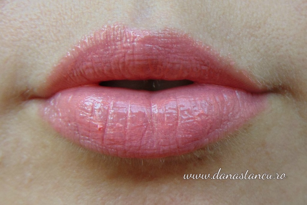 Sugar Peach Miss Pupa lipstick