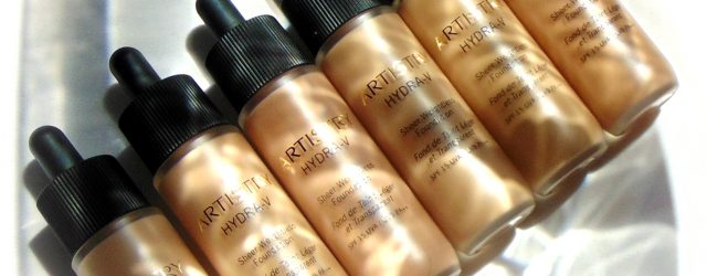 Hydra-V Sheer Weightless Foundation