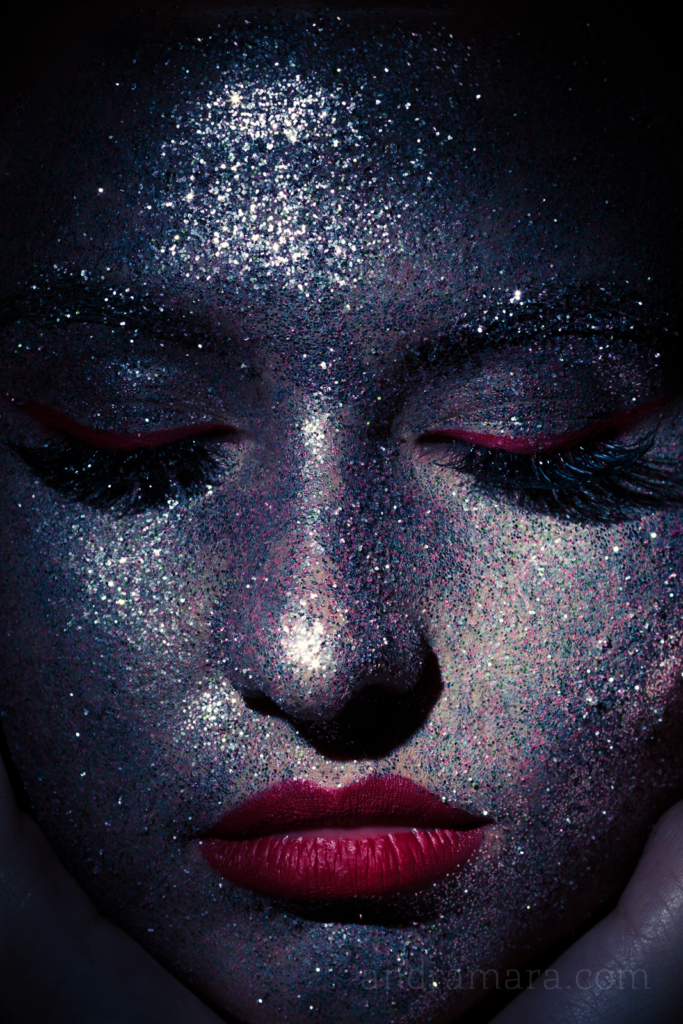 machiaj cu glitter